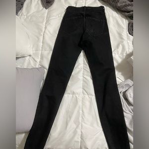 Women’s skinny black Zara jeans! Holes in knees